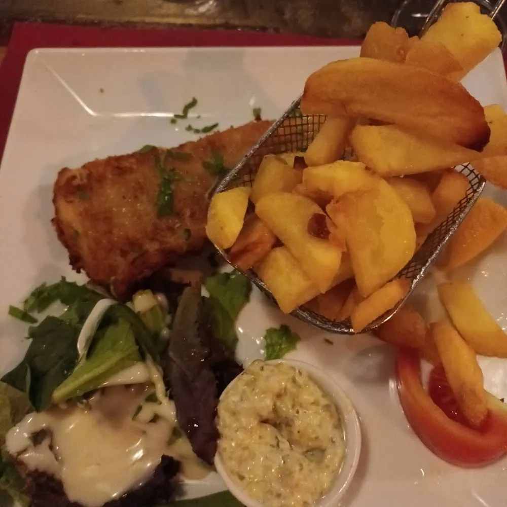 Fish-chips Saucetartare Frites Maisom Salade